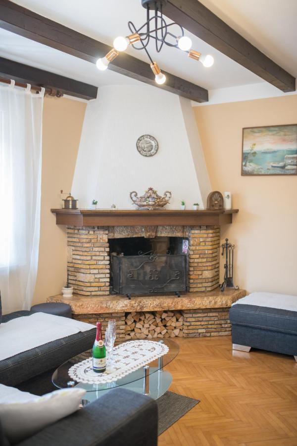 Ferienwohnung Red Karmenita Umag Exterior foto