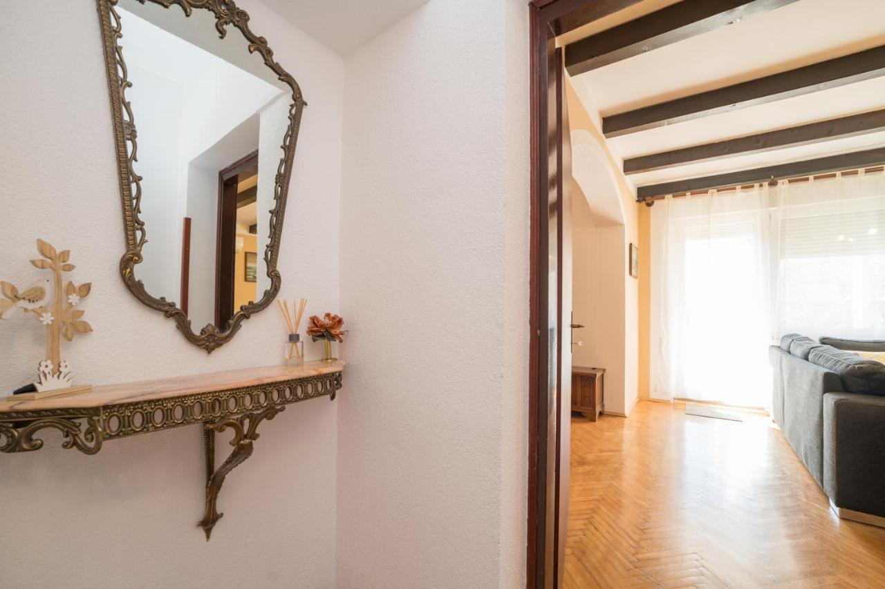 Ferienwohnung Red Karmenita Umag Exterior foto